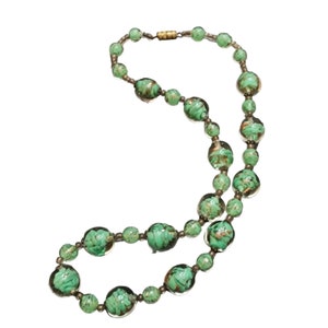 Vintage Older Bright Green Murano Glass Necklace (A2821)
