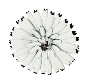 ヴィンテージ ホワイト エナメル フラワー ブローチ (A1130) - Etsy 日本