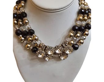 Vintage All Faceted Crystal Interesting Necklace With Fancy Rhinestone Closure