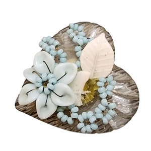 Vintage Acrylic & Glass Early Wired Heart Brooch (A2820)