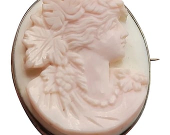 Exquisitely Carved Pink Shell High Relief Cameo Brooch (A2656)