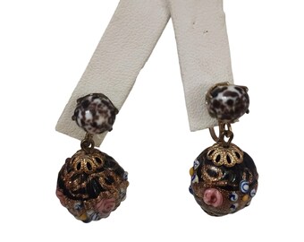 Beautiful Older Ridged Wedding Cake Beaded Screw Back Earrings (A4713)