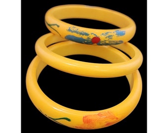 Vintage Bakelite/Early Plastic Painted Bangle Bracelet (A3968)