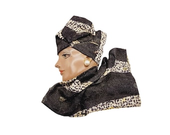 Vintage 80s Lady Brooch (A696)