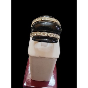 Anello vintage Kenneth Lane enorme in smalto nero e strass misura 8,25 (A4723)