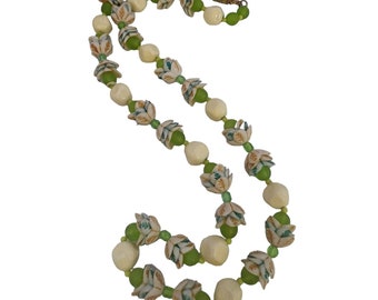 Vintage Plastic Fun Flower Petal Necklace (A4638)
