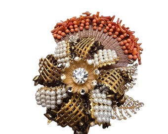 Vintage NOS VRBA Rhinestone & Coral Shell Flower Brooch (A8714)