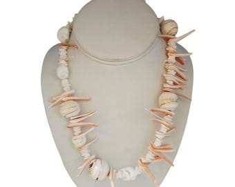 Vintage Conch Shell Beaded Necklace (A8785)