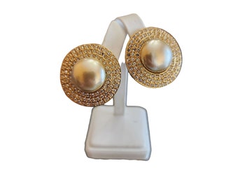 Vintage 80s Rhinestone & Faux Pearl Clip Earrings (A2481)