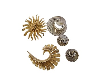 Group Of Vintage Signed Brooches (A5015)