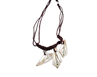 Vintage Conch Shell Cord Necklace (A8283)