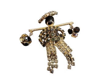Vintage Rhinestone Water Carrier Brooch (A2103)