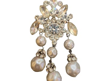 Vintage Unsigned Older Pot Metal Blingy Dangle Brooch (A4766)