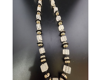 Vintage Acrylic Cube Necklace (A6298)