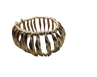 Vintage Signed Trifari 3 Dimensional Wide Twisted Spindle Bangle Bracelet (A3032)