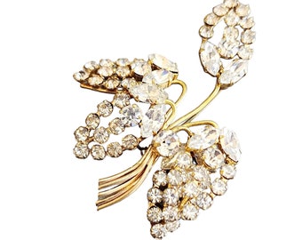 Vintage Very Well Made Rhinestone Flower Brooch Possibly European (A3093)