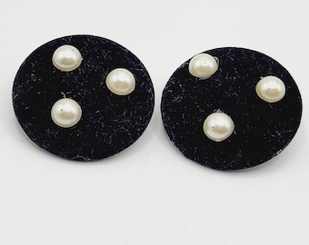 80's Velveteen Faux Pearl Clip Earrings (A162)