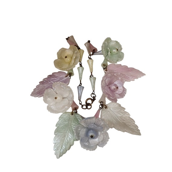 Vintage Early Molded Acrylic Flower & Leaf Neckla… - image 2