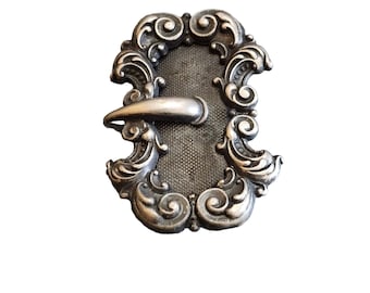 Vintage Unique Victorian Buckle Brooch (A2713)