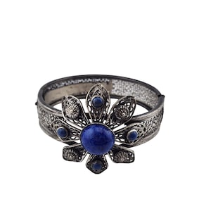 Antique Stone Filigree Hinged Bangle Bracelet (A3316)