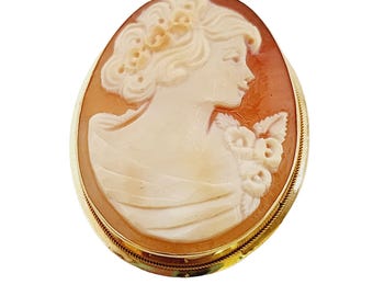 Antique 14kt Gold V.D Beautifully Carved Pendant Brooch (A5295)