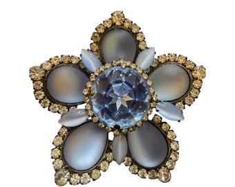 Fabulous Dimensional Glass and Rhinestone NOS VRBA Flower Brooch (A8739)