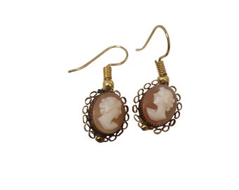 Vintage Shell Cameo Fishhook Pierced Earrings (A6355)