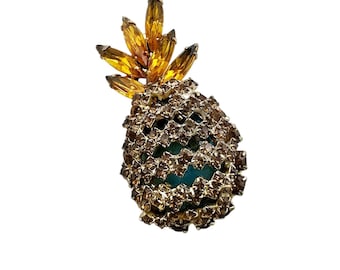 Vintage Unsigned Alice Caviness Dimensional Pineapple Rhinestone Brooch (A7073)