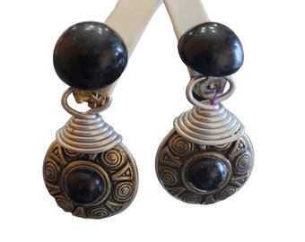 Vintage 80s Acrylic & Detailed Metal Clip Earrings (A2483)