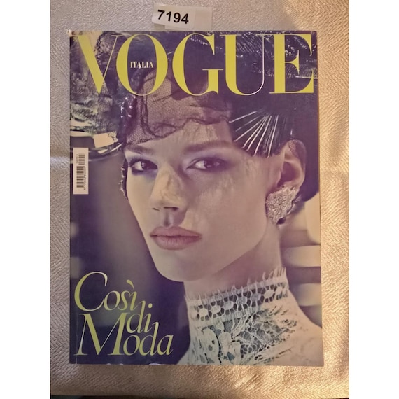 2010 March Vogue Italy Magazine (A7194) - Etsy