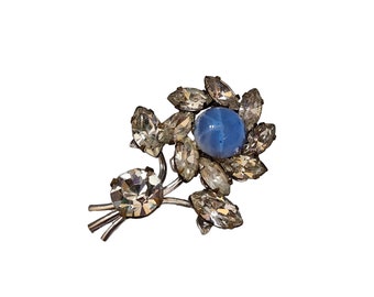 Vintage Spectacular Sparkling Glass Rhinestone with Star Glass Center Brooch