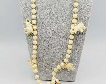 Vintage Molded Acrylic Necklace w/ Hanging Acrylic Elephant Charms (A152)
