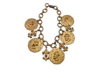 Vintage Roman Style Hammered Brass and Fleur De Lis Charm Bracelet (A249)