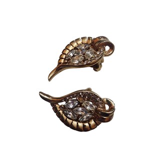 Vintage Rhinestone Well Made Clip Earrings (A4304)