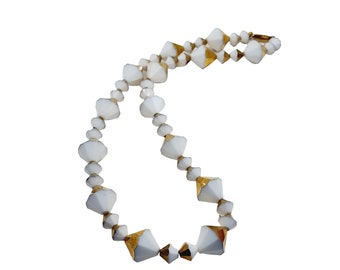 Vintage 2 Tone Gold Milk Glass Faceted Necklace (A1219)