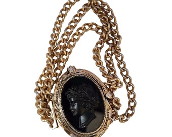 Vintage Glass Raised Cameo Bracelet (A1856)