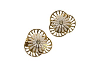 Vintage Plastic Layered Flower Earrings (A8009)