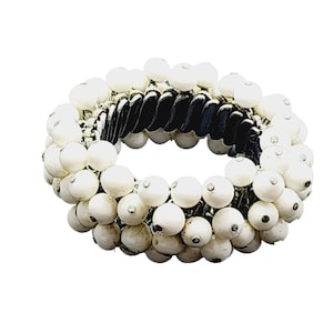 Vintage Milk Glass Chacha Expansion Bracelet (A1873)