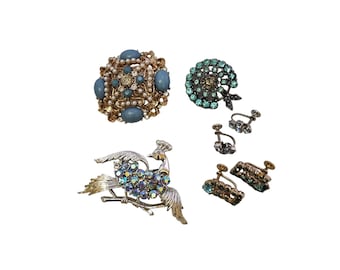 Vintage Lot Of 5 Assorted Brooches And Earrings (A5017)