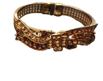 Unsigned Vintage 2 Tone Rhinestone Bow Clamper Bracelet (A4821)