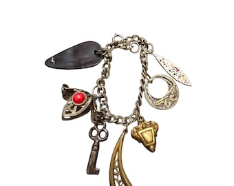 Vintage Assorted Multi Charm Bracelet (A8735)