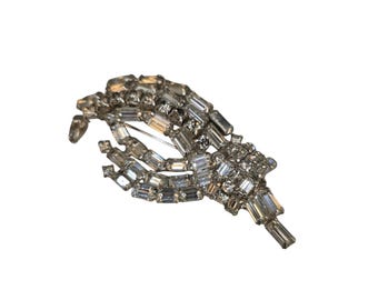 Vintage Rhinestone Kramer New York Brooch (A7888)
