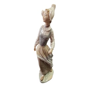 Vintage Lladro Statue Missing Flower Basket Figurine (L-101)