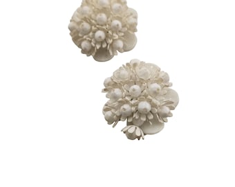 Vintage Acrylic Unique Plastic Flower Earrings (A8007)