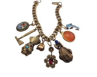 Vintage Outstanding Charm Bracelet (A3570)