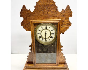Waterbury Ornate Oak Clock Company Waterbury Conn. USA Gingerbread Working Clock