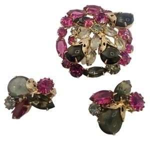 Phenomenale Unsignierte Strass Pink und Grau Brosche und Ohrringe Set (A4813)
