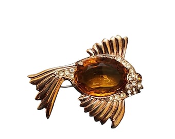 Unsigned Well Made Glass and Rhinestone Fish Brooch (A4828)