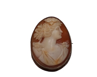 Antique Beautifully Carved 14kt Gold Cameo Brooch (A5319)