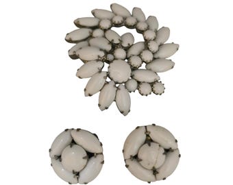 Vintage Signed Weiss Milk Glass Brooch Set (A7890)